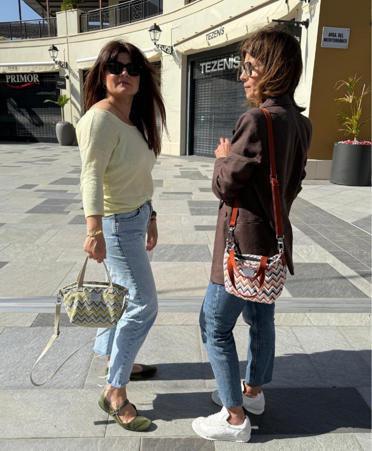 Bolso de mano y bandolera de calidad premium. Elegante y versátil. Color Teja o rojo Bolso de mano y bandolera de calidad premium. Elegante y versátil. Color Teja o rojo