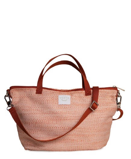 Bolso de mano y bandolera tamaño medio en color teja, rojo. Diseño innovador