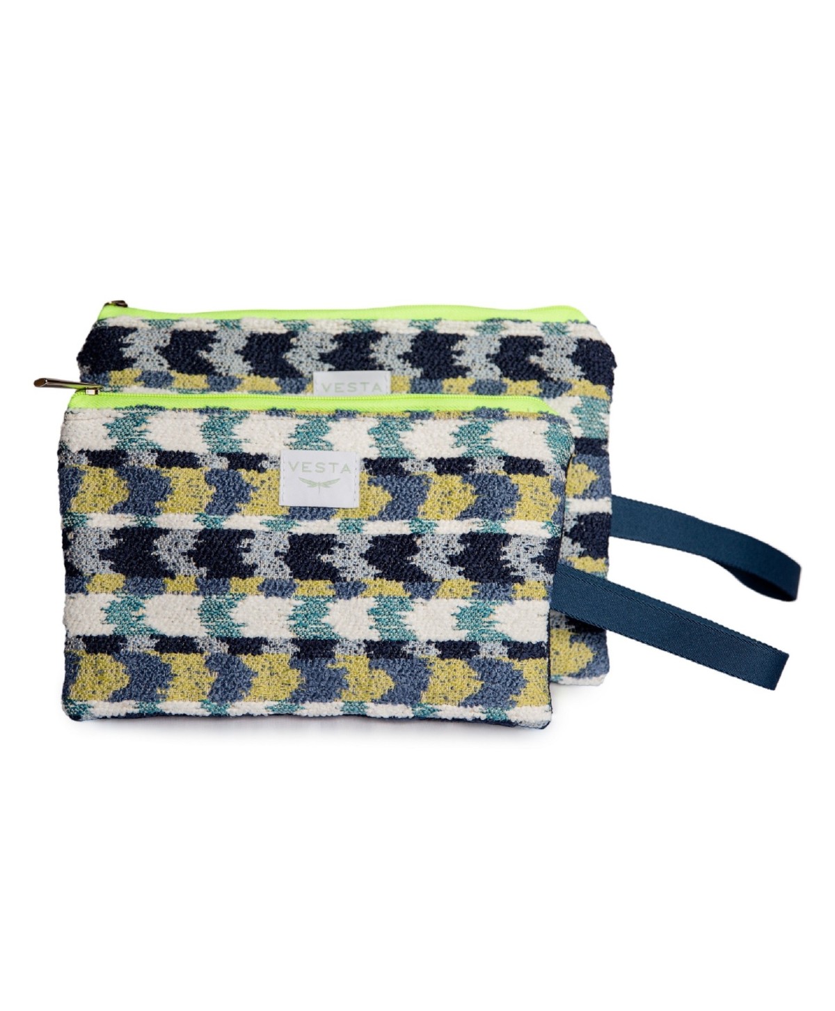 Cartera de mano elegante en tejido exclusivo. Color azul. Cremallera fluor. Calidad premium. Estilo y toque único Cartera de mano elegante en tejido exclusivo. Color azul. Cremallera fluor. Calidad premium. Estilo y toque único