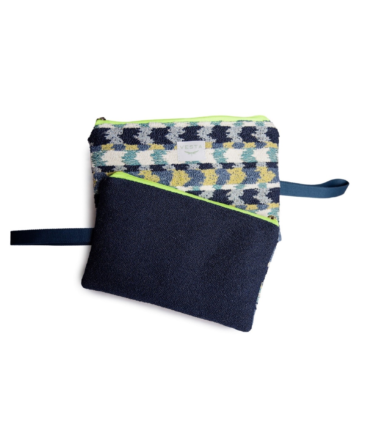 Cartera de mano elegante en tejido exclusivo. Color azul. Cremallera fluor. Calidad premium. Estilo y toque único Cartera de mano elegante en tejido exclusivo. Color azul. Cremallera fluor. Calidad premium. Estilo y toque único