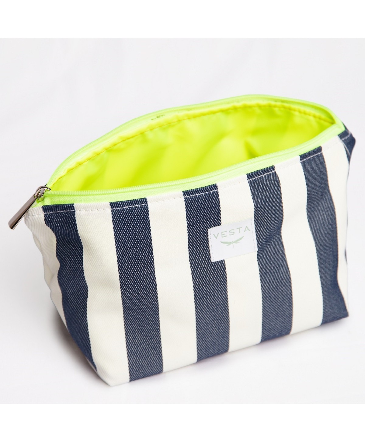 Neceser repelente al agua, forro impermeable de tela resistente para tus productos. Color azul marino a rallas. Cremallera fluor Neceser repelente al agua, forro impermeable de tela resistente para tus productos. Color azul marino a rallas. Cremallera fluor